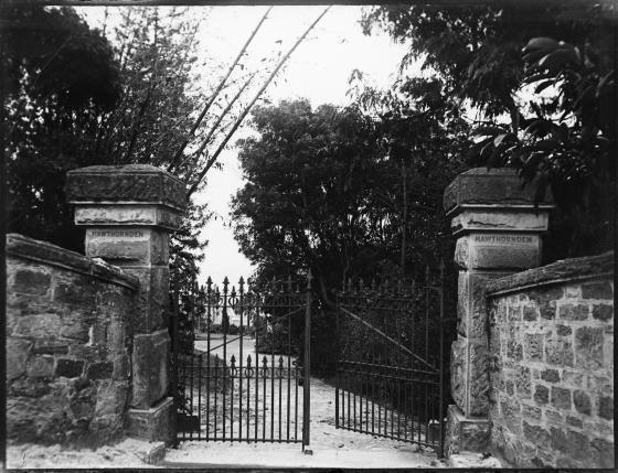 Sandstone entry gates to Hawthornden, 6 Roslyndale Road, Edgecliff