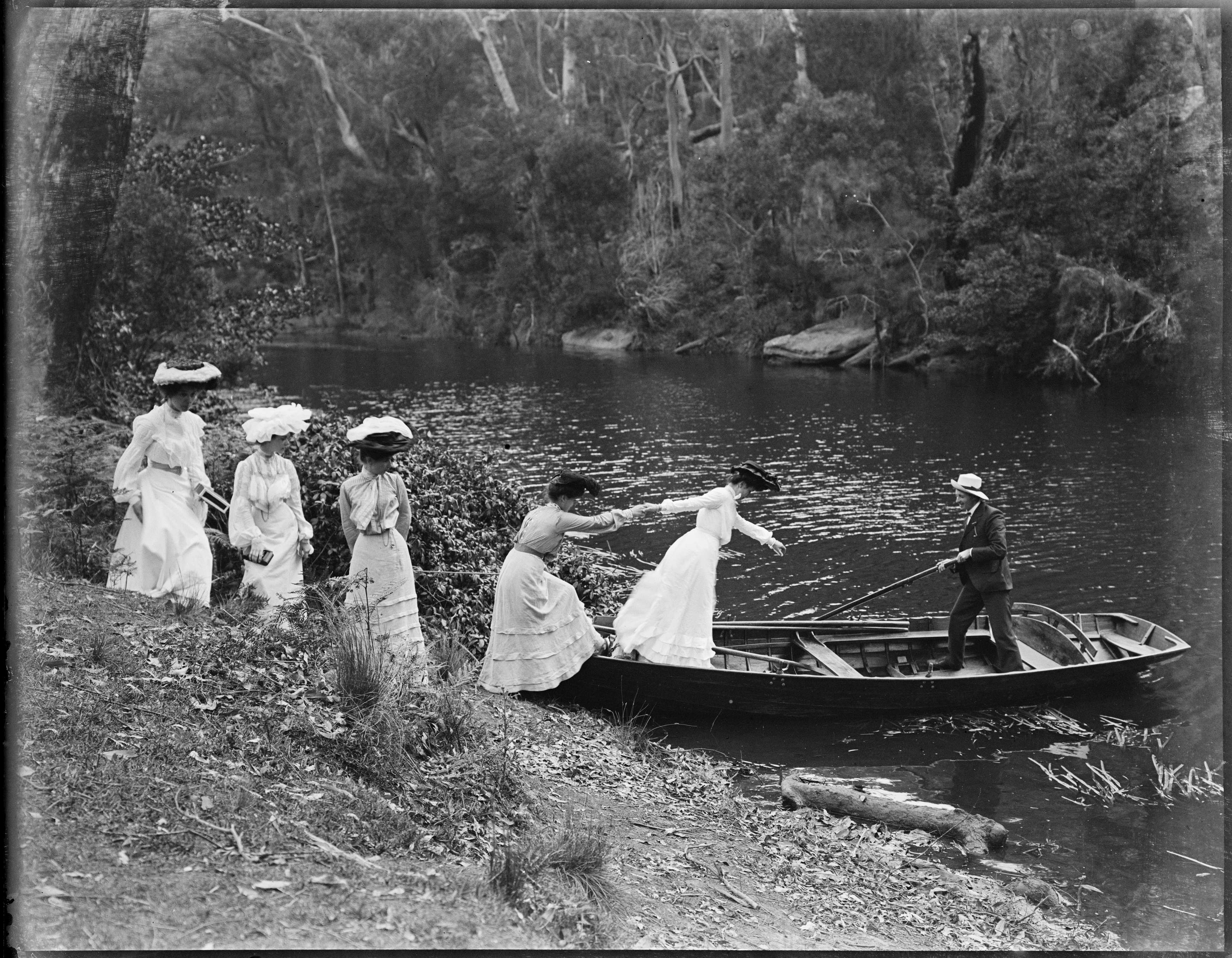 Box 04: Glass negatives of Sydney and Manly areas, ca 1890-1910