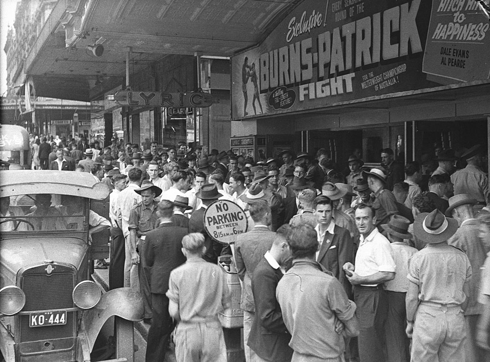 Crowd at newsreel, 1946, by Sam Hood, Film negative, DG ON4/21314