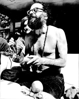 Poet Allen Ginsberg sings for University of NSW students on the Library Lawn. Photo by Anton Cermak/Sydney Morning Herald